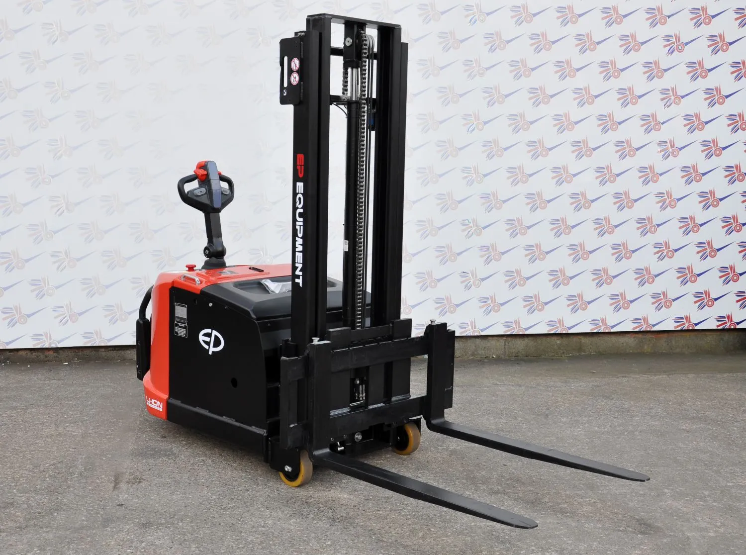 RSC122 3.0	1200kg Pedestrian Counterbalanced Stacker with tilt 3.0m - main image