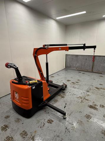 Warrior WRPDCB900SJ 900kg Fully Powered Counterbalanced Crane with Rotating Jib